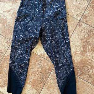 Lululemon size 10